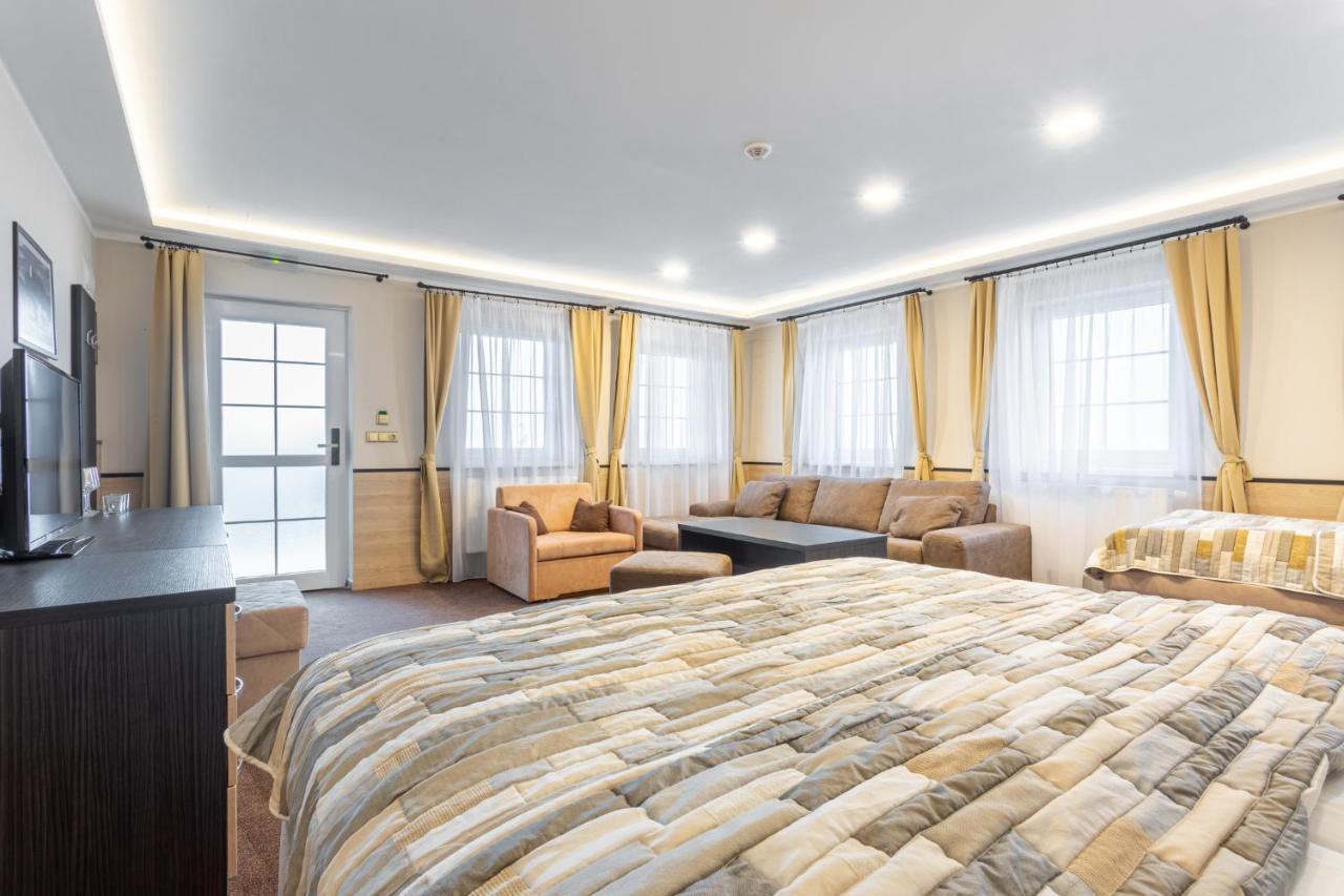 Vinarstvi U Kaplicky Hotell Zaječí Exteriör bild