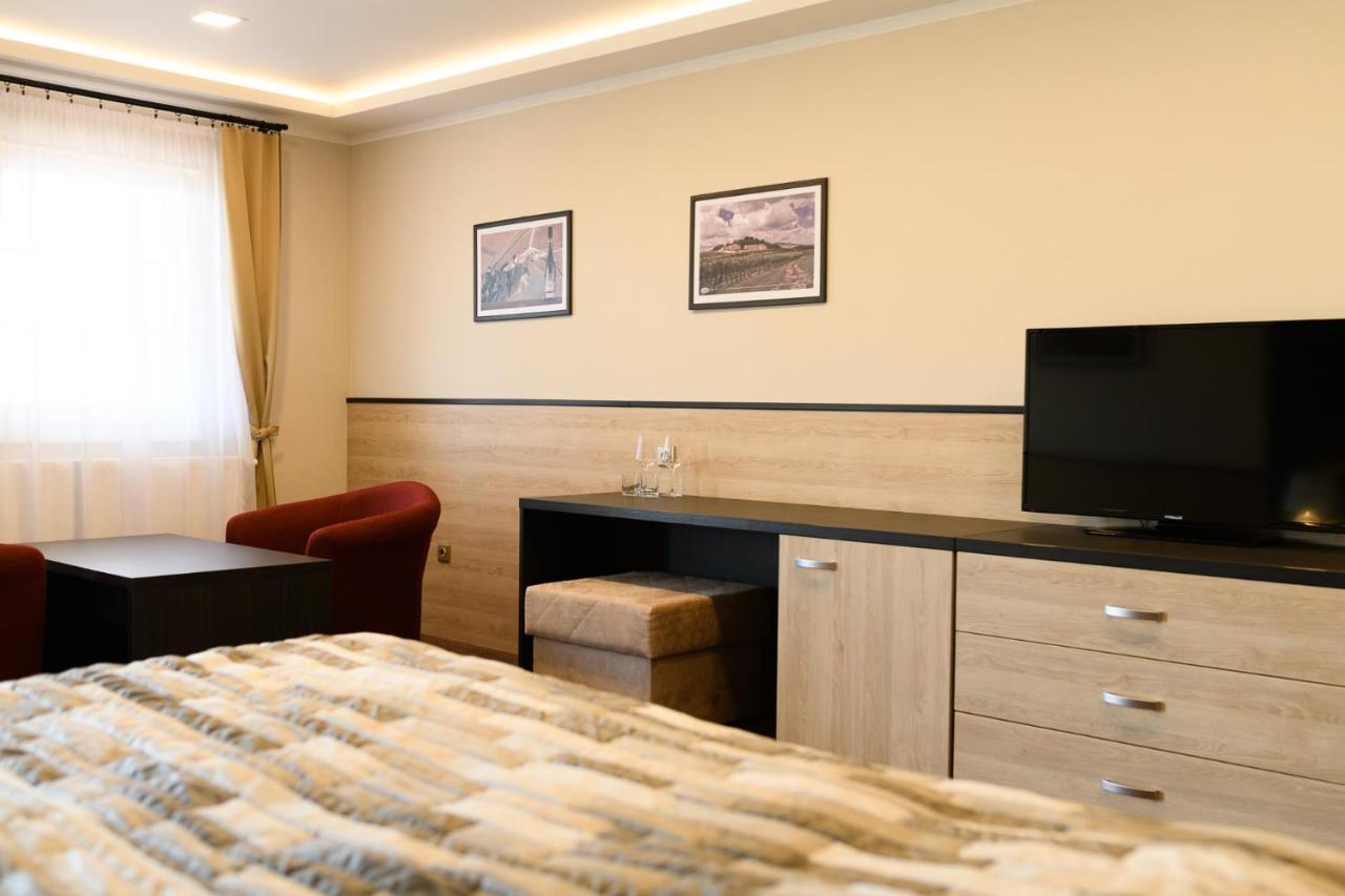 Vinarstvi U Kaplicky Hotell Zaječí Exteriör bild