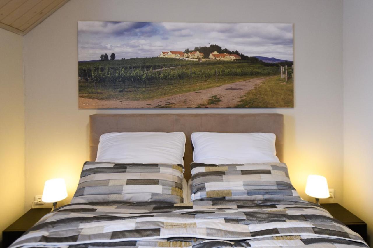 Vinarstvi U Kaplicky Hotell Zaječí Exteriör bild