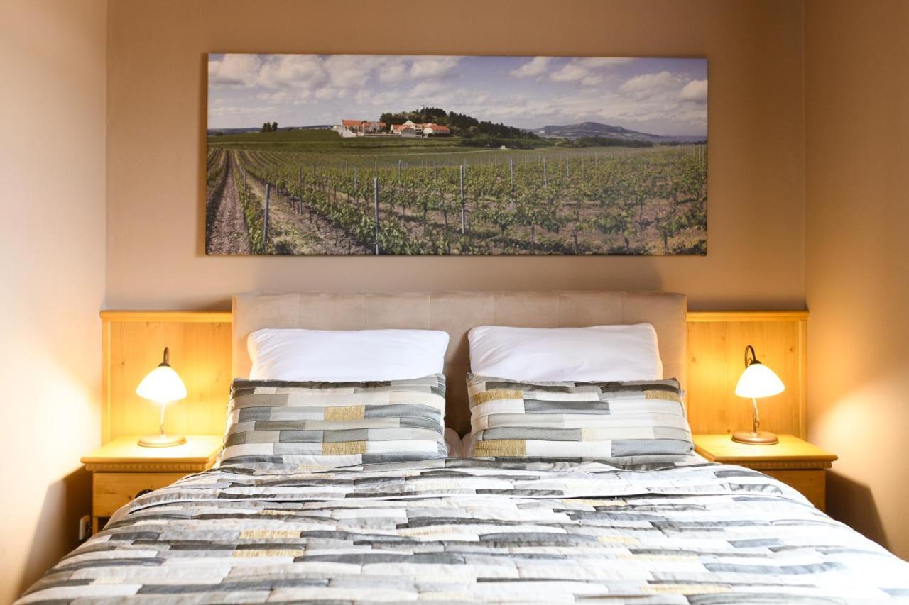 Vinarstvi U Kaplicky Hotell Zaječí Exteriör bild