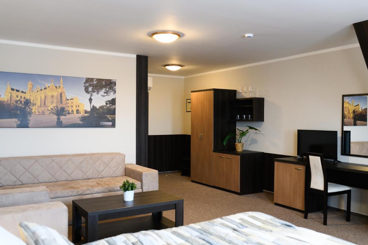Vinarstvi U Kaplicky Hotell Zaječí Exteriör bild