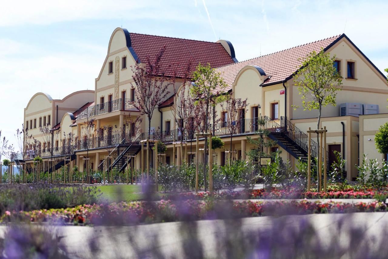 Vinarstvi U Kaplicky Hotell Zaječí Exteriör bild